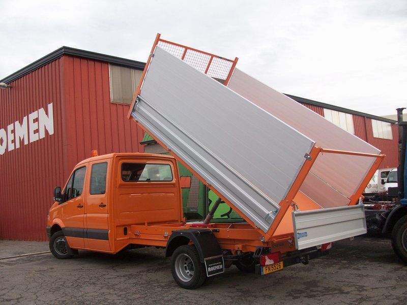 2 Aluminiumkipper mit Aluminiumbordwänden