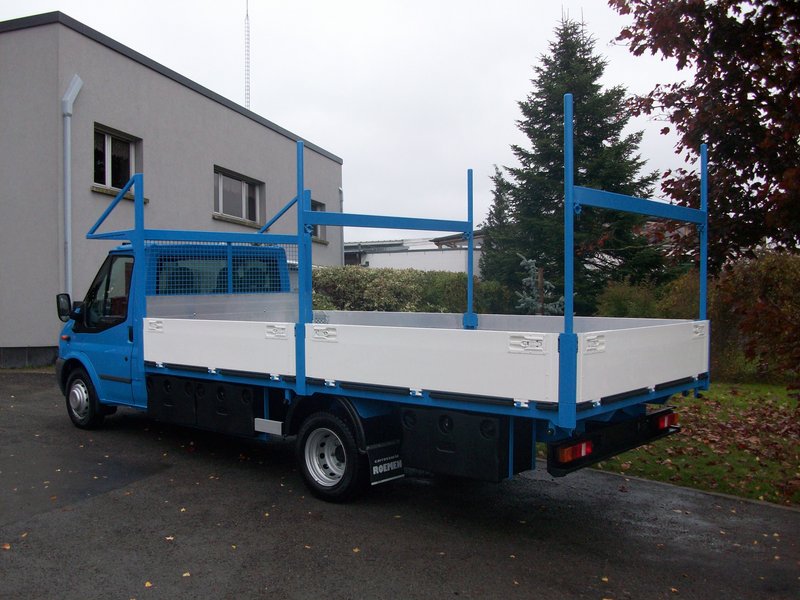 2 Pritschen mit Aluminiumbordwänden