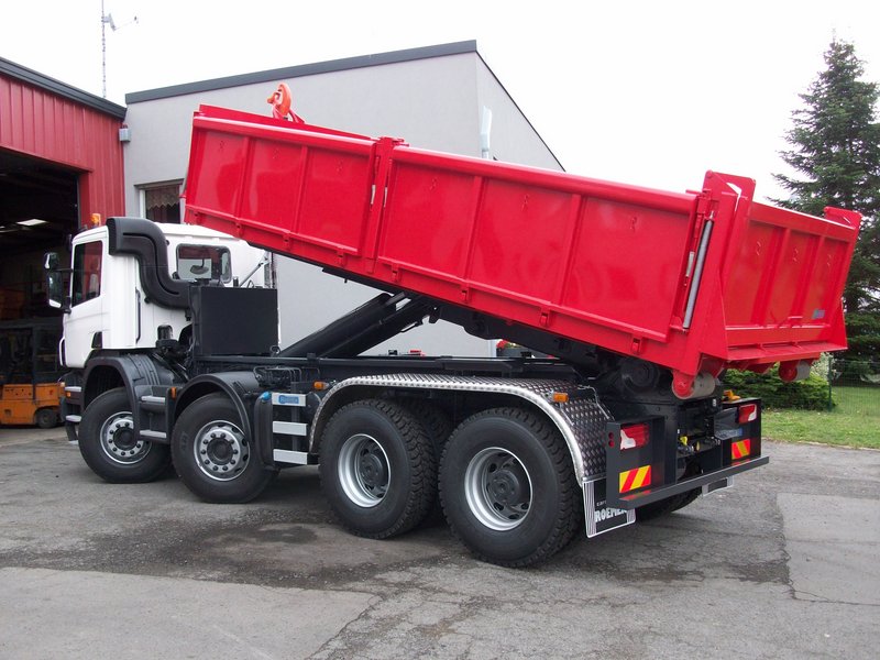Abrollkipper mit Container