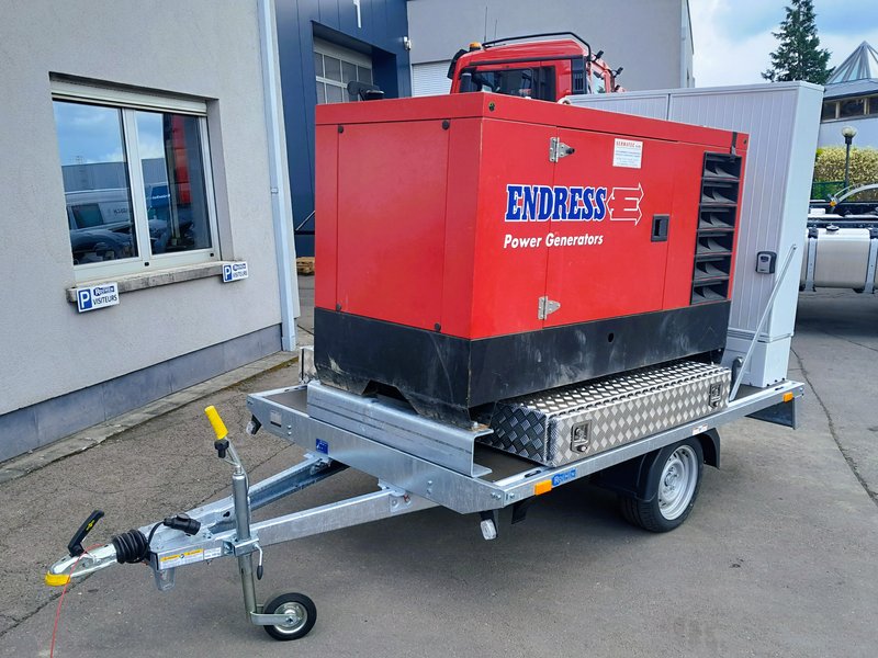 Anhänger mit Stromerzeuger