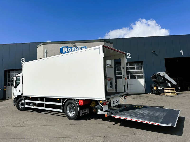 Kofferaufbau mit Ladebordwand