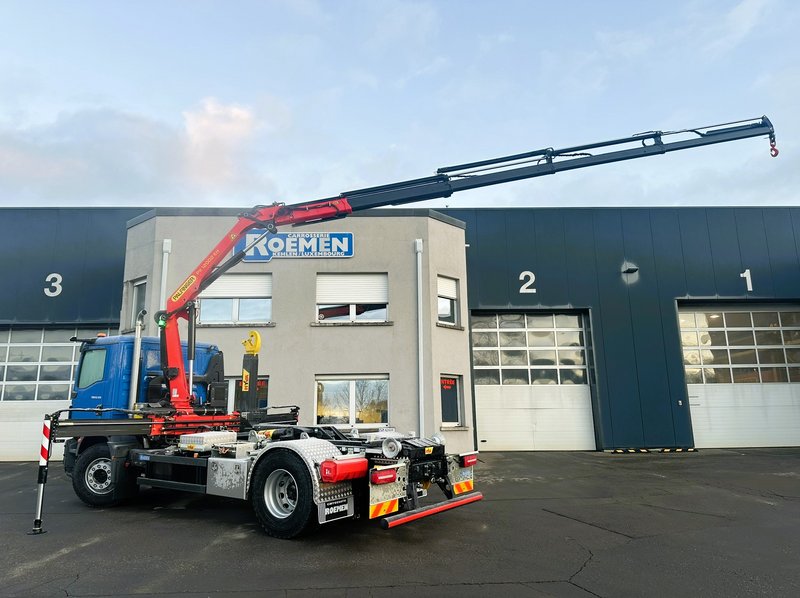 Ladekran mit Abrollkipper