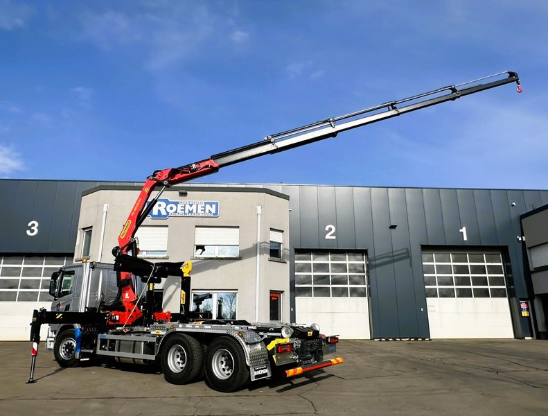 Ladekran mit Abrollkipper